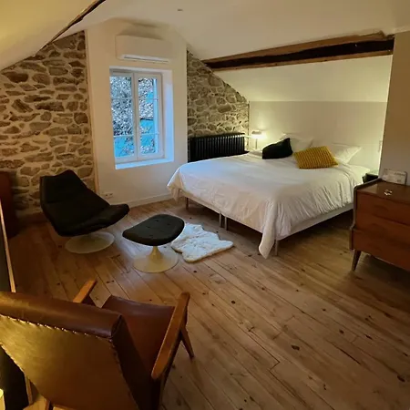 Les Roches D'yzeron Konukevi