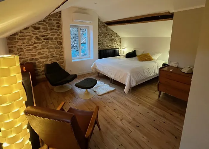 Les Roches D'yzeron Πανσιόν